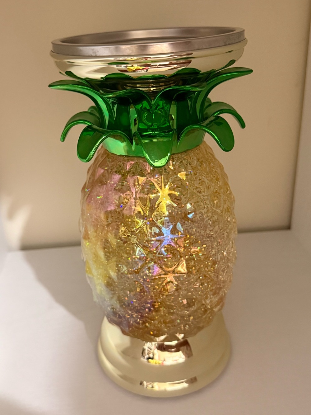 Bath & Body Works Lighted Glitter Water Globe Pineapple 3-Wick Candle Holder
